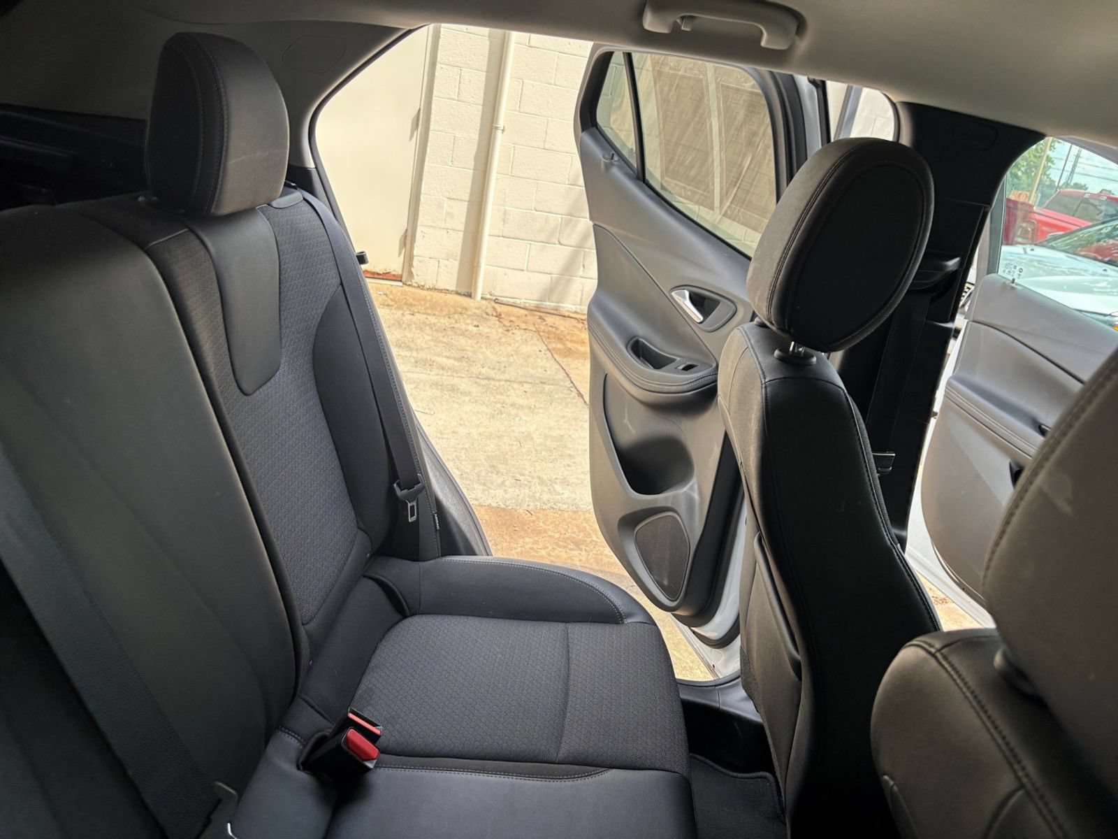 Used 2025 Buick Encore GX Preferred FWD image 32