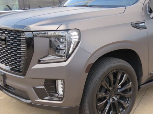 Used 2024 GMC Yukon Denali w/ Advanced Technology Package RWD image 3