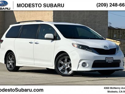 Used 2017 Toyota Sienna SE