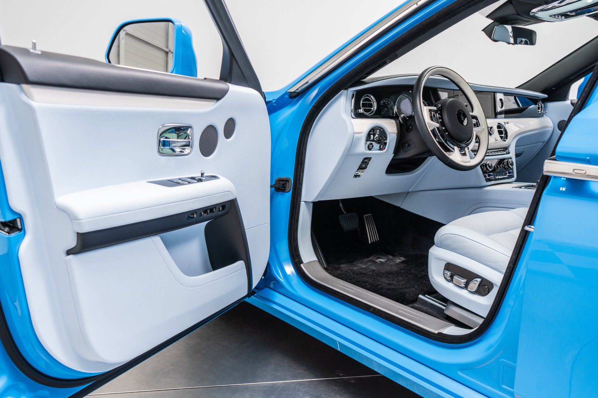 Used 2023 Rolls-Royce Ghost AWD/4WD image 23