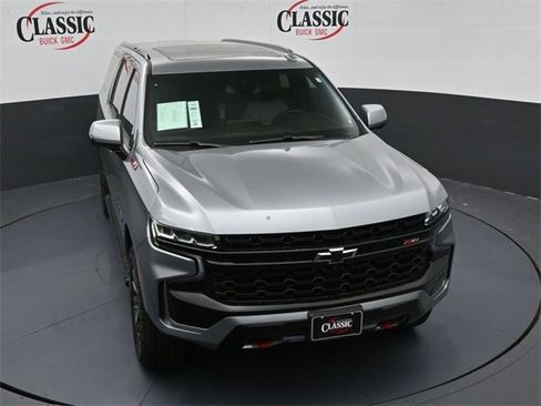 Used 2023 Chevrolet Suburban Z71 w/ Luxury Package image 20