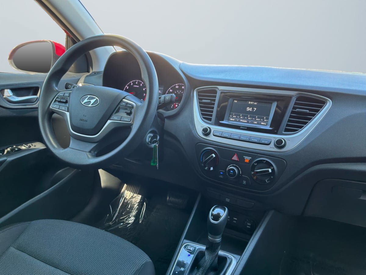 Used 2021 Hyundai Accent SE FWD image 14