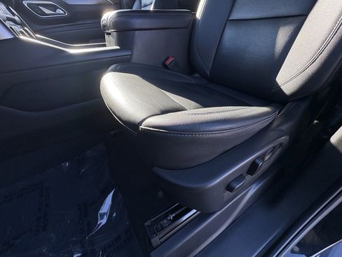 Used 2022 Chevrolet Suburban LT image 35