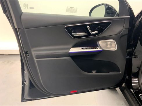 Used 2026 Mercedes-Benz GLC 300 image 19