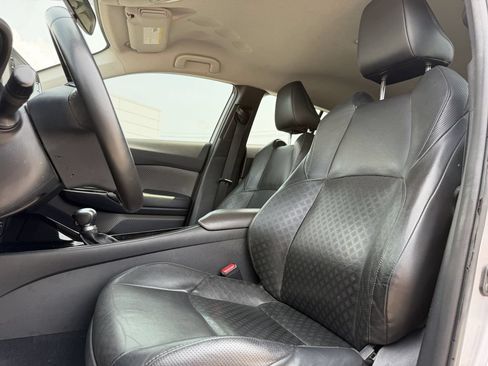 Used 2020 Toyota C-HR Limited FWD image 12