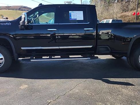 Used 2025 Chevrolet Silverado 3500 High Country w/ High Country Premium Package image 4