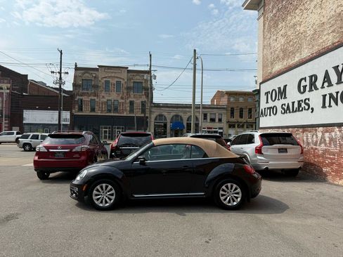 Used 2017 Volkswagen Beetle 1.8T S FWD image 10