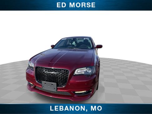 Used 2023 Chrysler 300 Touring L image 3