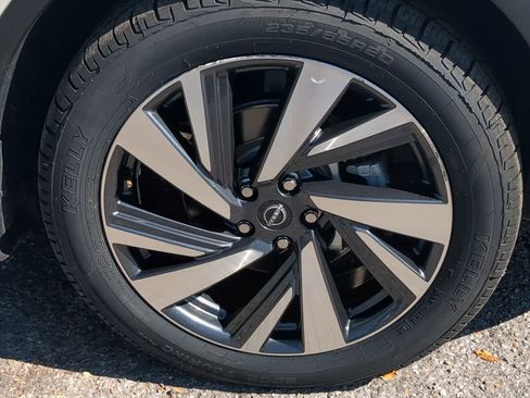 Used 2023 Nissan Murano SL image 11