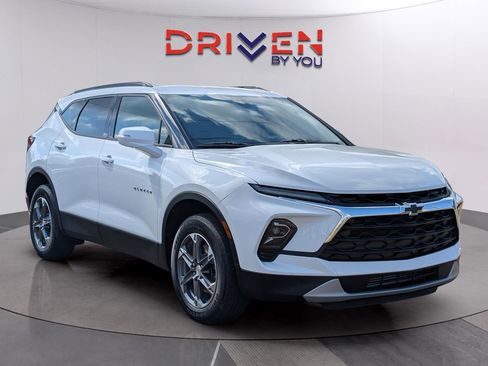 Used 2024 Chevrolet Blazer LT w/ Sound & Technology Package FWD image 7