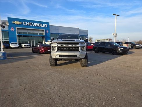 Used 2020 Chevrolet Silverado 3500 LTZ w/ LTZ Premium Package image 10