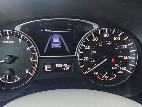 Used 2014 Nissan Pathfinder Platinum FWD image 19