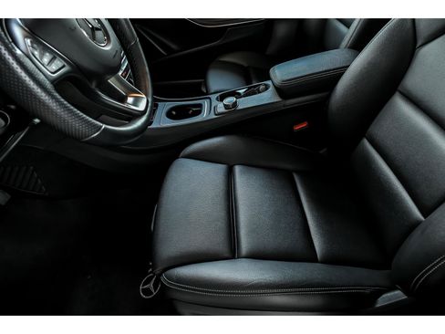 Used 2020 Mercedes-Benz GLA 250 4MATIC image 11