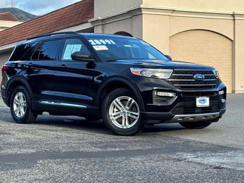 Certified 2022 Ford Explorer XLT w/ Equipment Group 202A image 2
