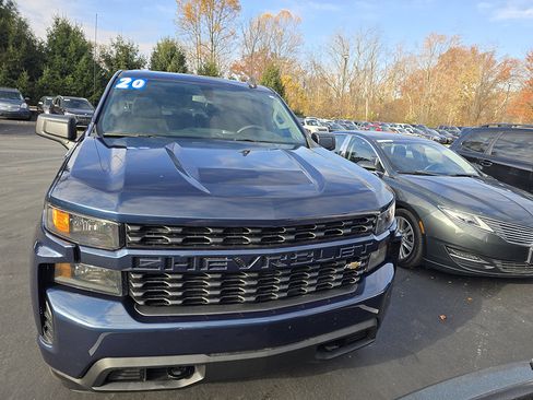 Used 2020 Chevrolet Silverado 1500 Custom w/ Custom Value Package AWD/4WD image 7