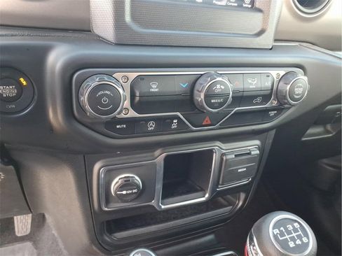 Used 2023 Jeep Wrangler Sport image 23