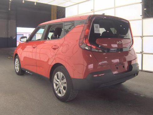 Used 2022 Kia Soul LX FWD image 4