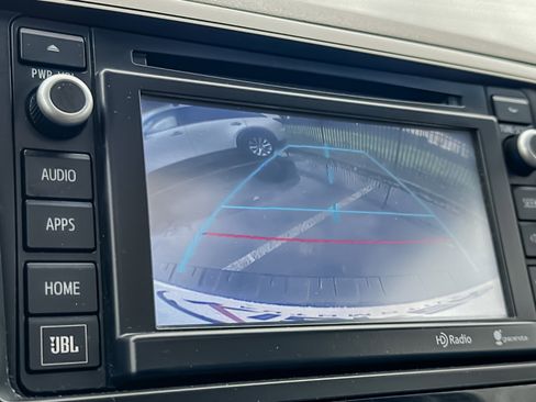 Used 2014 Toyota Sequoia Platinum image 22