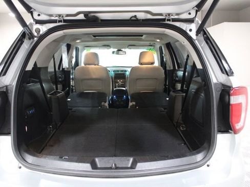 Used 2016 Ford Explorer Platinum AWD/4WD image 16
