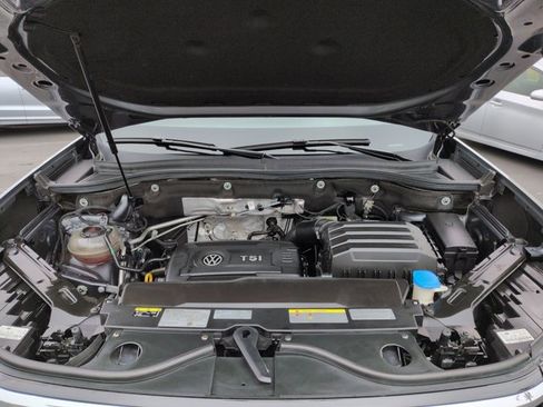 Certified 2022 Volkswagen Atlas Cross Sport SE image 23