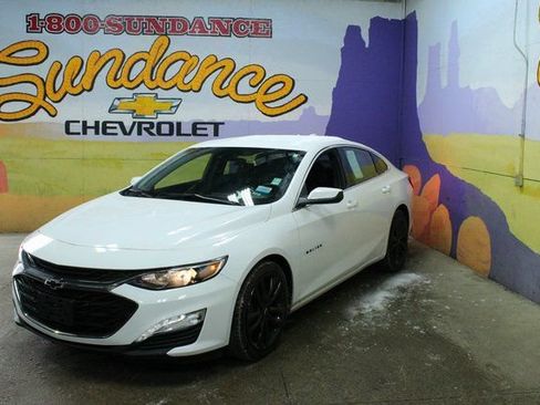 Used 2023 Chevrolet Malibu LT w/ Sport Edition FWD image 2