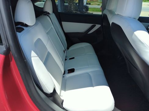 Used 2022 Tesla Model Y Performance AWD/4WD image 30