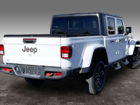 Used 2023 Jeep Gladiator Mojave AWD/4WD image 2