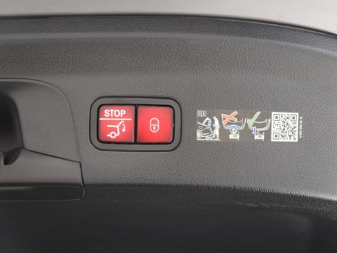 Used 2025 Mercedes-Benz GLE 450 4MATIC Coupe image 31