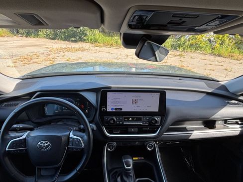 Used 2025 Toyota Grand Highlander FWD image 27