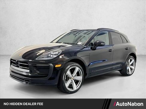 Used 2025 Porsche Macan AWD/4WD image 1