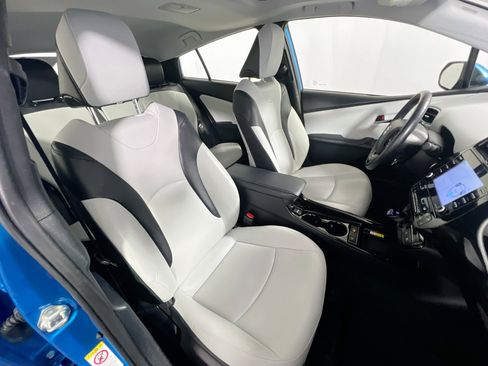 Used 2022 Toyota Prius XLE image 31