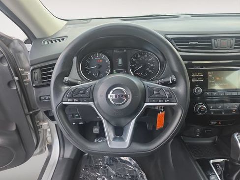 Used 2017 Nissan Rogue S FWD image 12