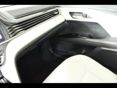 Used 2025 Toyota Camry XLE w/ Premium Plus Package AWD/4WD image 16
