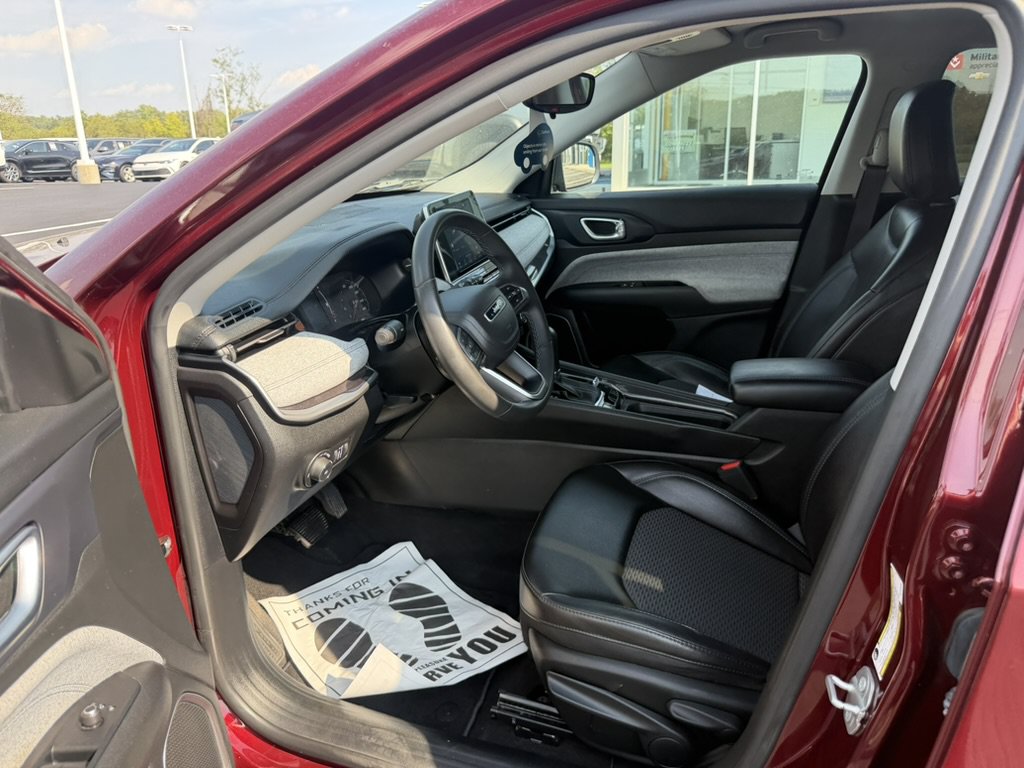 Used 2022 Jeep Compass Latitude AWD/4WD image 16
