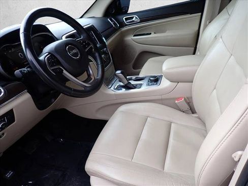 Used 2018 Jeep Grand Cherokee Limited AWD/4WD image 12