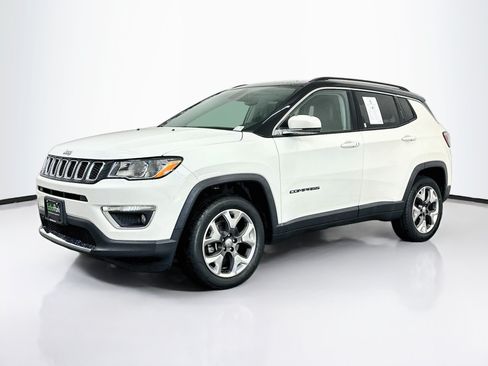 Used 2018 Jeep Compass Limited w/ Navigation Group AWD/4WD image 3
