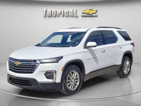 Used 2023 Chevrolet Traverse LT FWD image 1