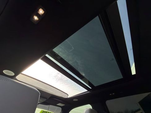 Used 2024 Ford F150 Lightning Platinum image 22