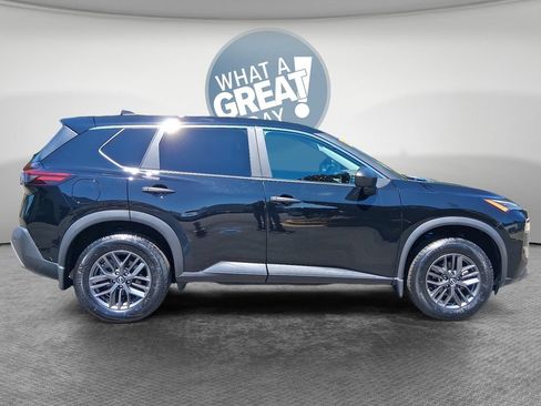 Used 2023 Nissan Rogue S FWD image 2