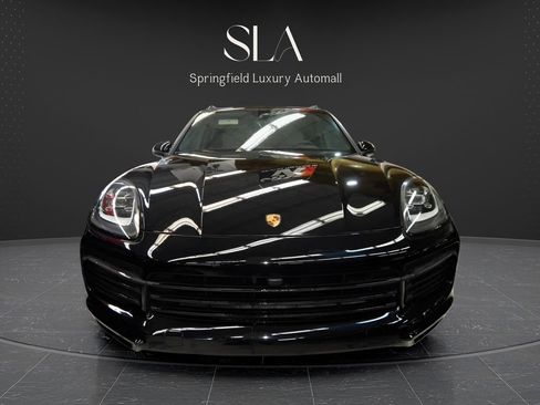 Used 2023 Porsche Cayenne AWD/4WD image 2