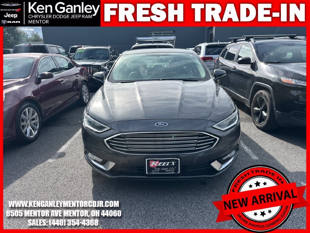 Used 2017 Ford Fusion SE AWD/4WD image 2