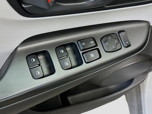 Used 2023 Hyundai Kona SEL image 15