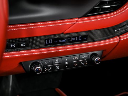 Used 2022 Ferrari F8 Tributo image 37