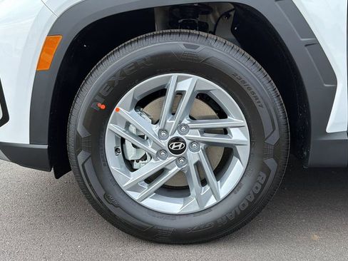 New 2026 Hyundai Tucson SE image 13