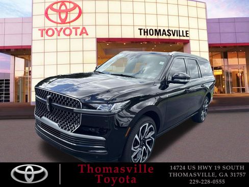 Used 2026 Lincoln Navigator L Reserve AWD/4WD image 1