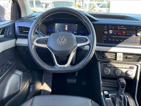 Used 2022 Volkswagen Taos SE image 5