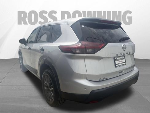 Used 2024 Nissan Rogue S FWD image 6