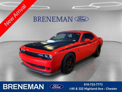 Used 2017 Dodge Challenger SRT Hellcat RWD image 1