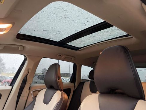 Used 2013 Volvo XC60 3.2 Premier image 14