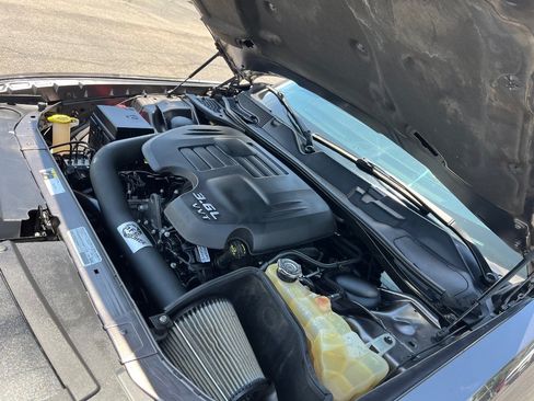 Used 2014 Dodge Challenger SXT RWD image 37